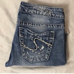652 Silver Brand Tattered Jeans. Sz30